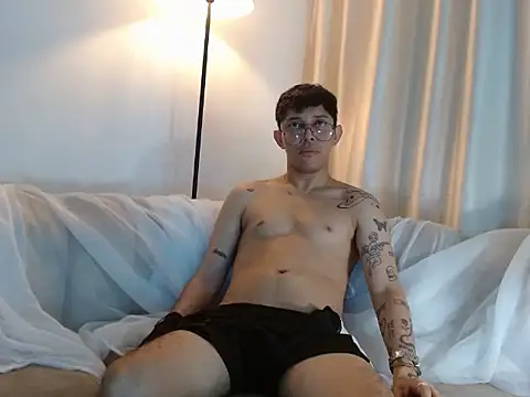 tonysexyboy Adlı Modelin Web Kamerası Şovu