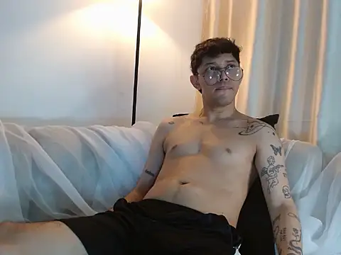 tonysexyboy Adlı Modelin Web Kamerası Şovu