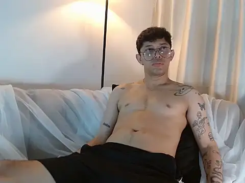 tonysexyboy Adlı Modelin Web Kamerası Şovu