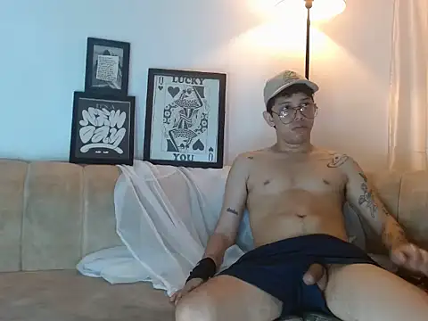 Pokazy przed kamerką – tonysexyboy