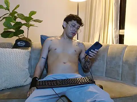 tonysexyboy Adlı Modelin Web Kamerası Şovu