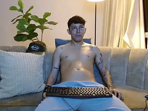 tonysexyboy 网络视讯表演
