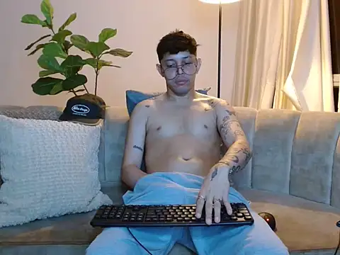 tonysexyboy Webcam Show