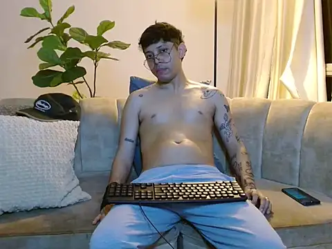 tonysexyboy webcam show