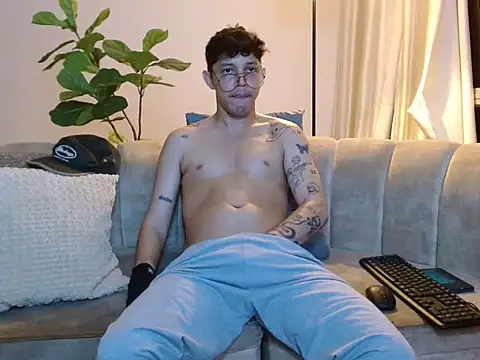 tonysexyboy 网络视讯表演