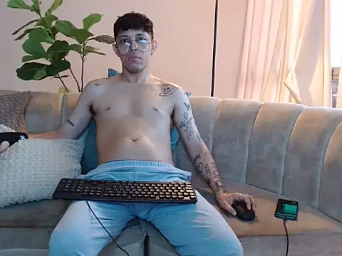tonysexyboy: διαδικτυακό σόου στην κάμερα