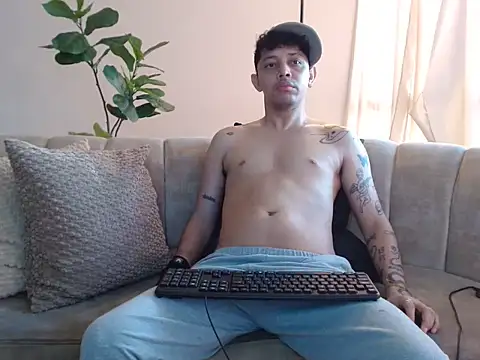tonysexyboy 在線直播表演