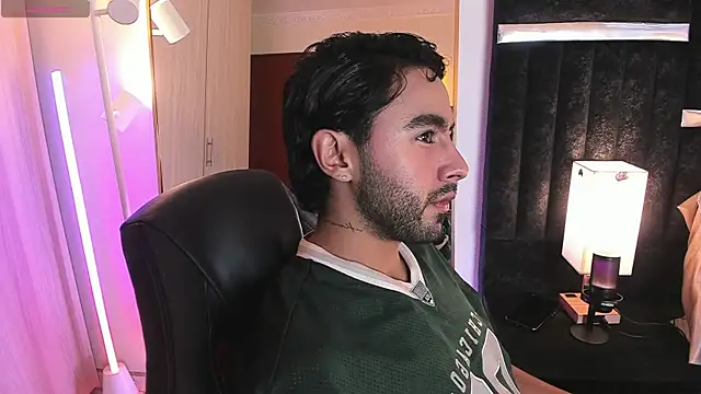 ItsMeEros' Webcam Show