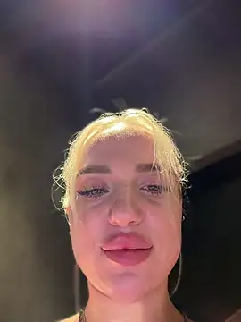 הופעת וובקאם של pinkstar_