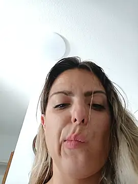 dolcehelena993 웹캠 쇼