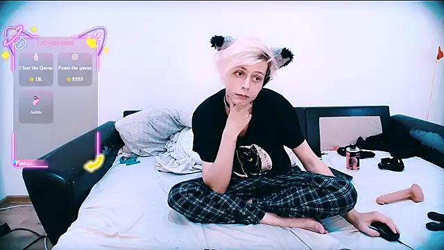 Littlepinkcat Show in webcam