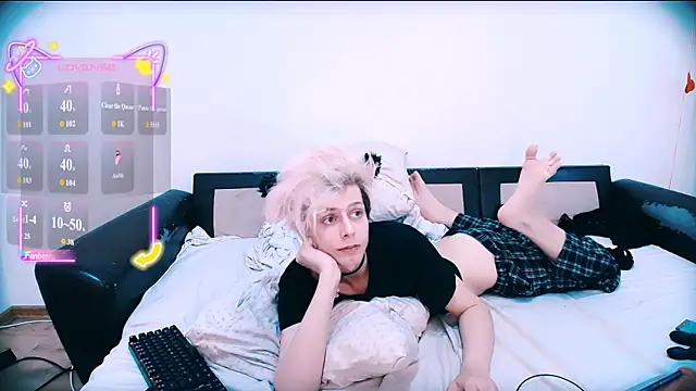 Littlepinkcat webcam show