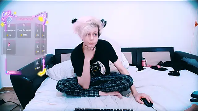 Littlepinkcat webkamerás műsora