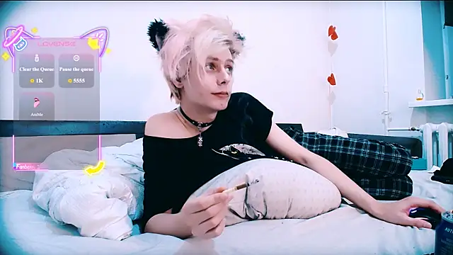 Littlepinkcat's Webcam Show