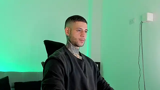 _jamesleandros1n Live XXX chat