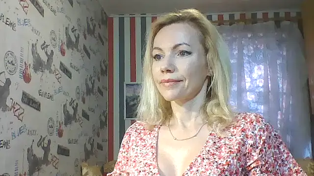 Amoretta's Live XXX Chat