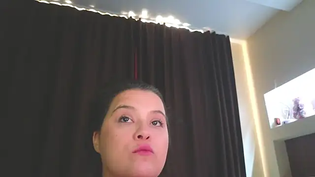 Malika_uAngel Adlı Modelin Canlı XXX Sohbeti