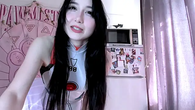 XXX chat uživo modela Holy420lolii
