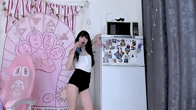 Chatroom XXX en direct de Holy420lolii