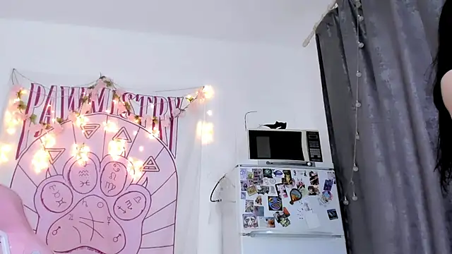 Živá chatovací místnost Holy420lolii