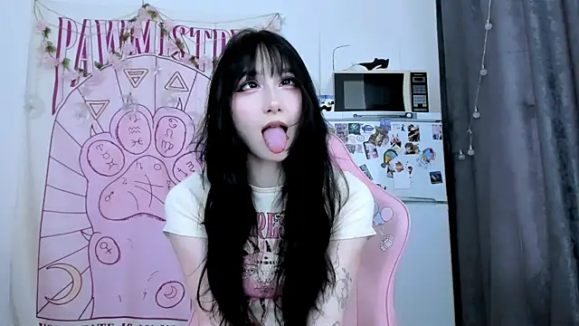 Holy420lolii's Live XXX Chat
