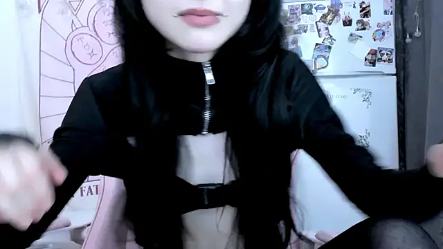 Holy420lolii Chat XXX in diretta