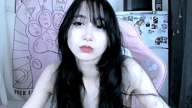 Holy420lolii Chat XXX in diretta
