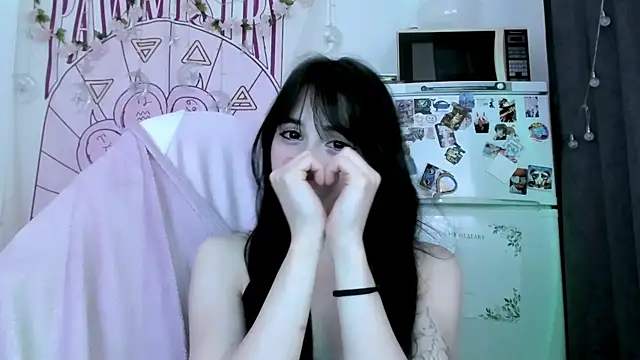 Chat +18 de Holy420lolii ao vivo