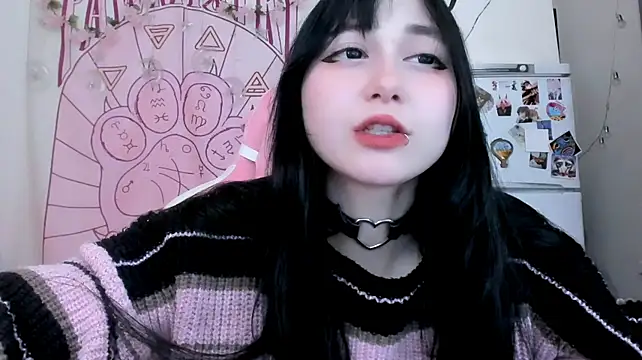 Holy420lolii Chat XXX in diretta