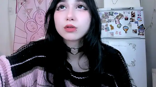 Holy420lolii Live XXX-Chat