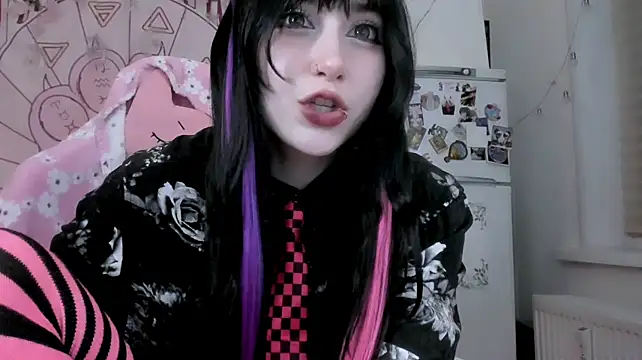 Chat XXX en directo de Holy420lolii