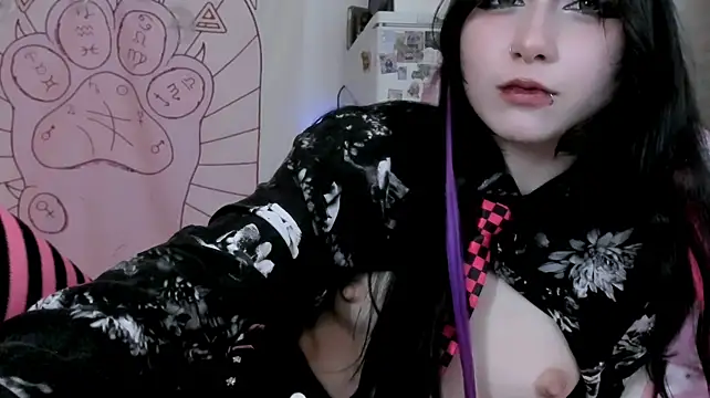 Holy420lolii's Live XXX Chat