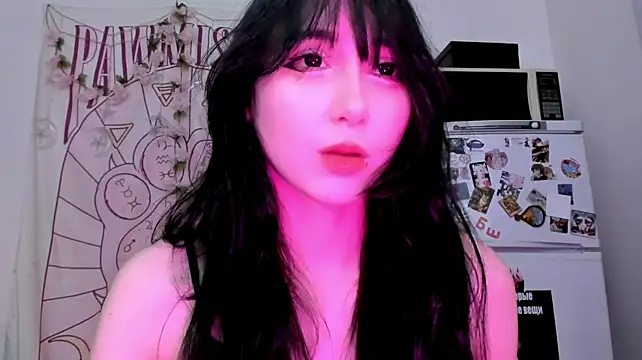 แชท XXX สดของ Holy420lolii