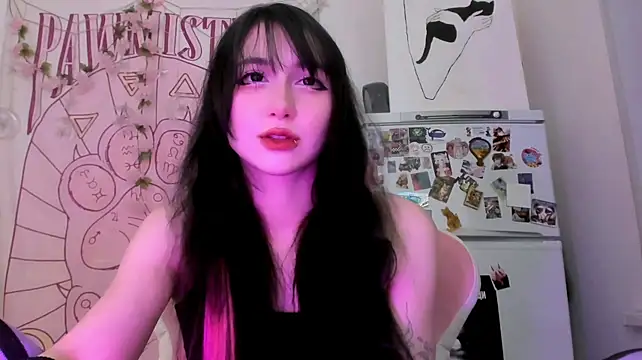 Holy420lolii – Naživo XXX chat