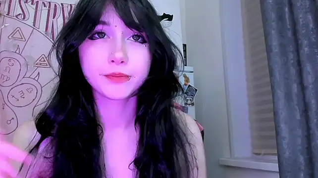 Holy420loliiのライブXXXチャット