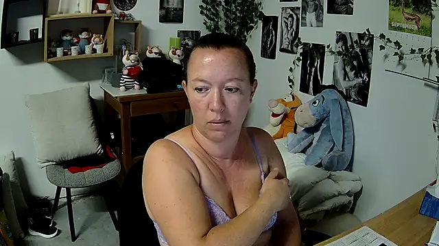Chat XXX en directo de AnyaKrey@xh