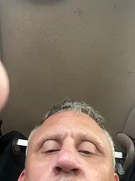 prekumstud's Live XXX Chat