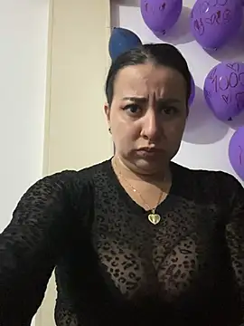 Abril_Luv 在線直播表演