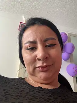 Abril_Luv Adlı Modelin Canlı Seks Kamerası Şovu