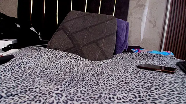 Abril_Luv Adlı Modelin Canlı Sohbet Odası