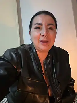 Abril_Luvn Live chat-huone