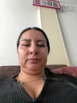 Abril_Luv Adlı Modelin Canlı XXX Sohbeti