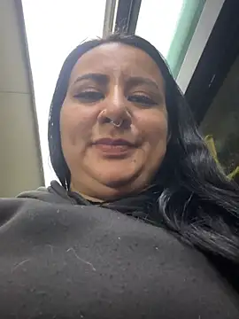 Show modela Abril_Luv na web-kameri