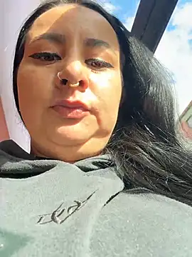 Abril_Luv Adlı Modelin Canlı XXX Sohbeti