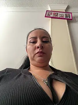 Abril_Luv Adlı Modelin Canlı XXX Sohbeti