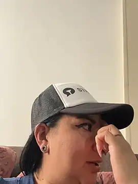 Abril_Luv's Live Chat Room