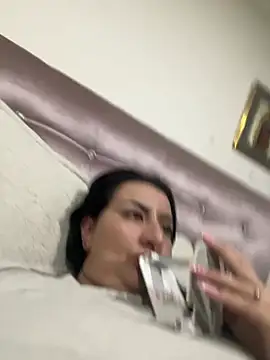 Abril_Luv Adlı Modelin Canlı XXX Sohbeti