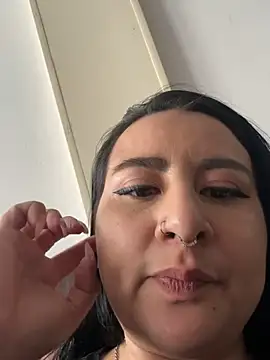 Abril_Luv Adlı Modelin Canlı XXX Sohbeti