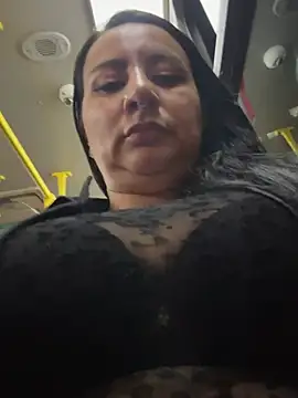 Abril_Luv Adlı Modelin Canlı XXX Sohbeti