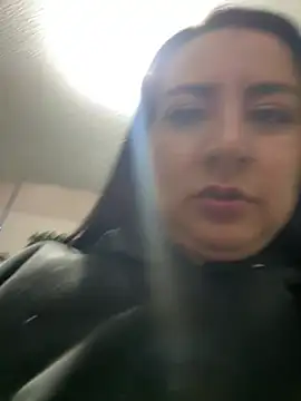 Abril_Luv Show in webcam